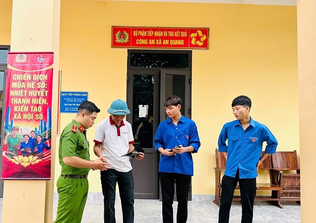 Công an xã An Quang: Hưởng ứng lễ ra quân “chiến dịch mùa hè số cùng VNeID”, đồng hành cùng nhân dân thực hiện Đề án 06